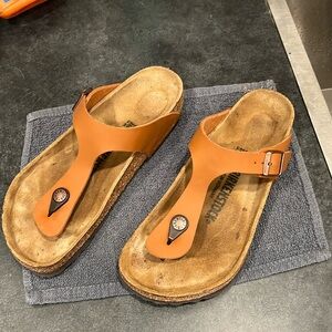Birkenstock Gizeh sandal.